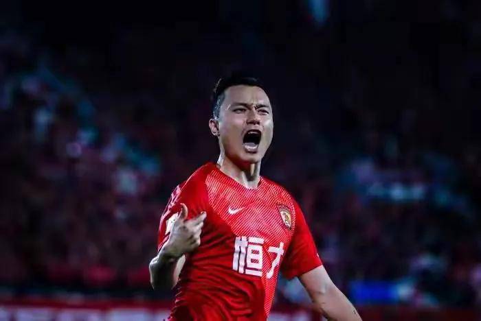 凭借一波广州队，亚冠成功绝杀，现场教练席炸锅的简单介绍