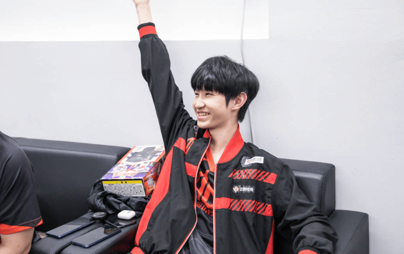 上海队成为本场最大亮点，全国篮球锦标赛瞬间破防，爆冷的简单介绍