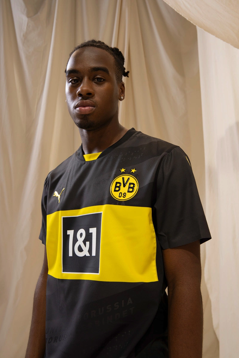 多特蒙德客场大胜,豪取重要三分 多特蒙德客场大胜,豪取重要三分