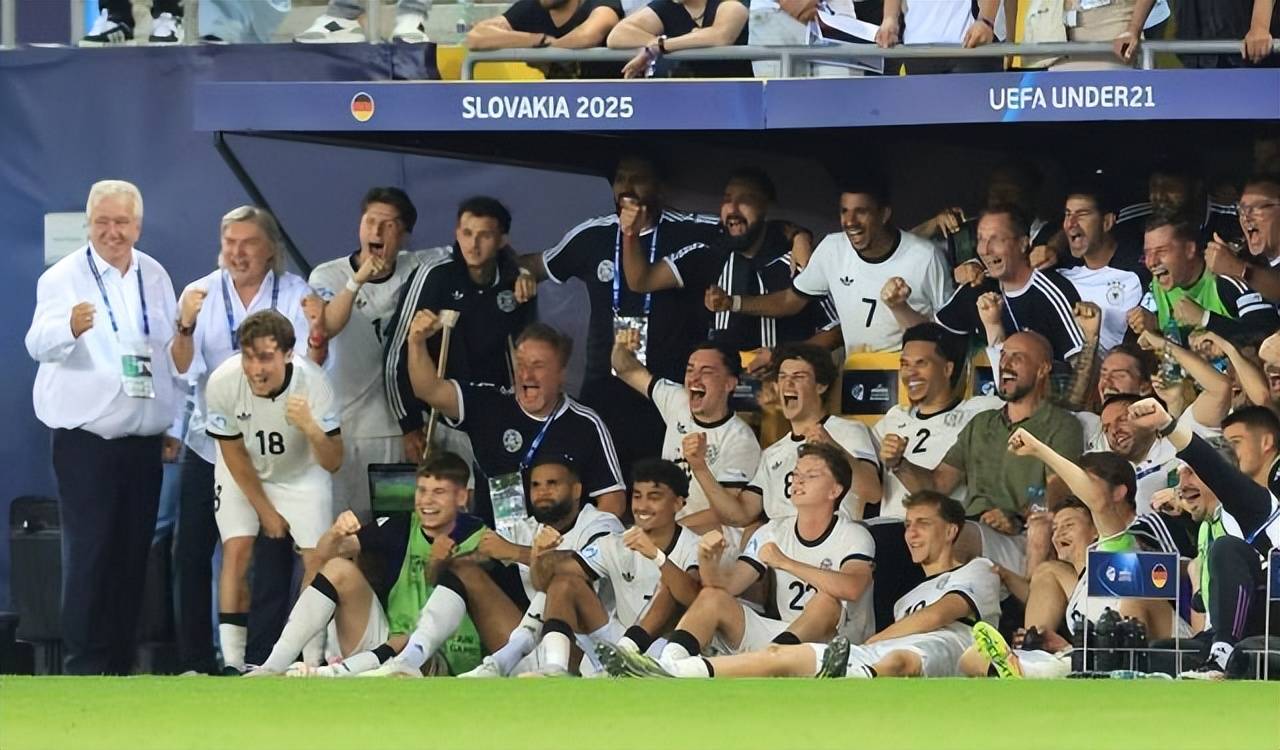 德国队在比赛中取得关键胜利 德国队在比赛中取得关键胜利