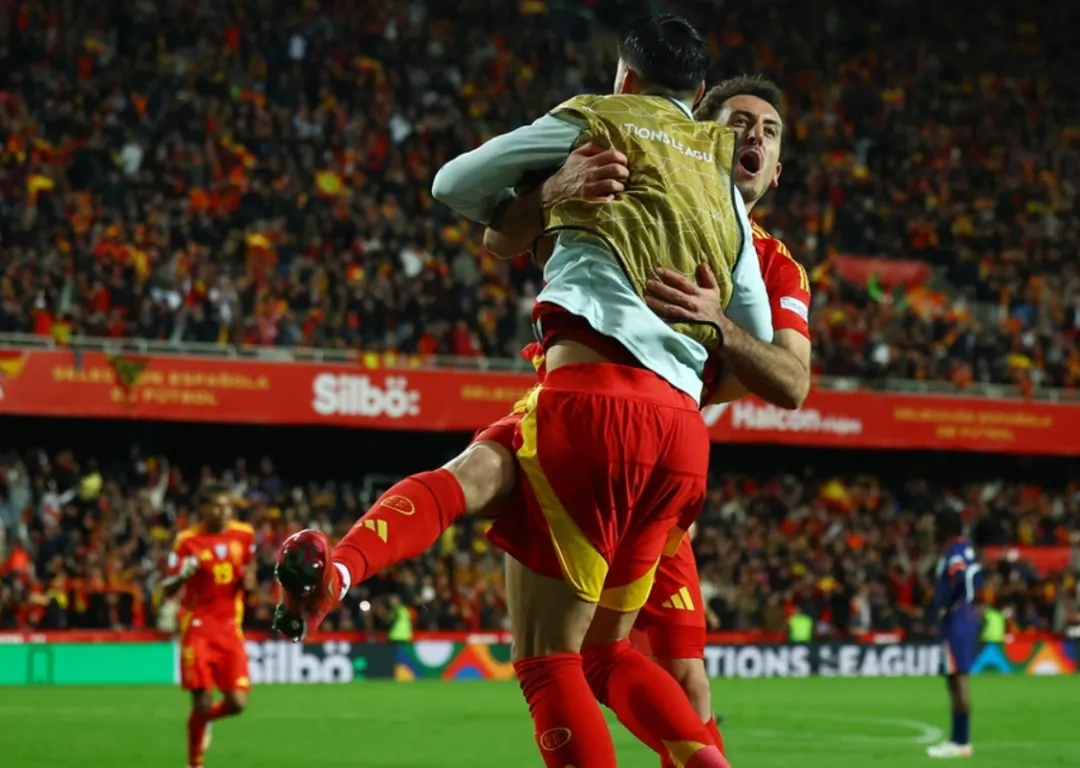 包含荷兰豪取胜利,成功挺进四分之一决赛的词条 包含荷兰豪取胜利,成功挺进四分之一决赛的词条