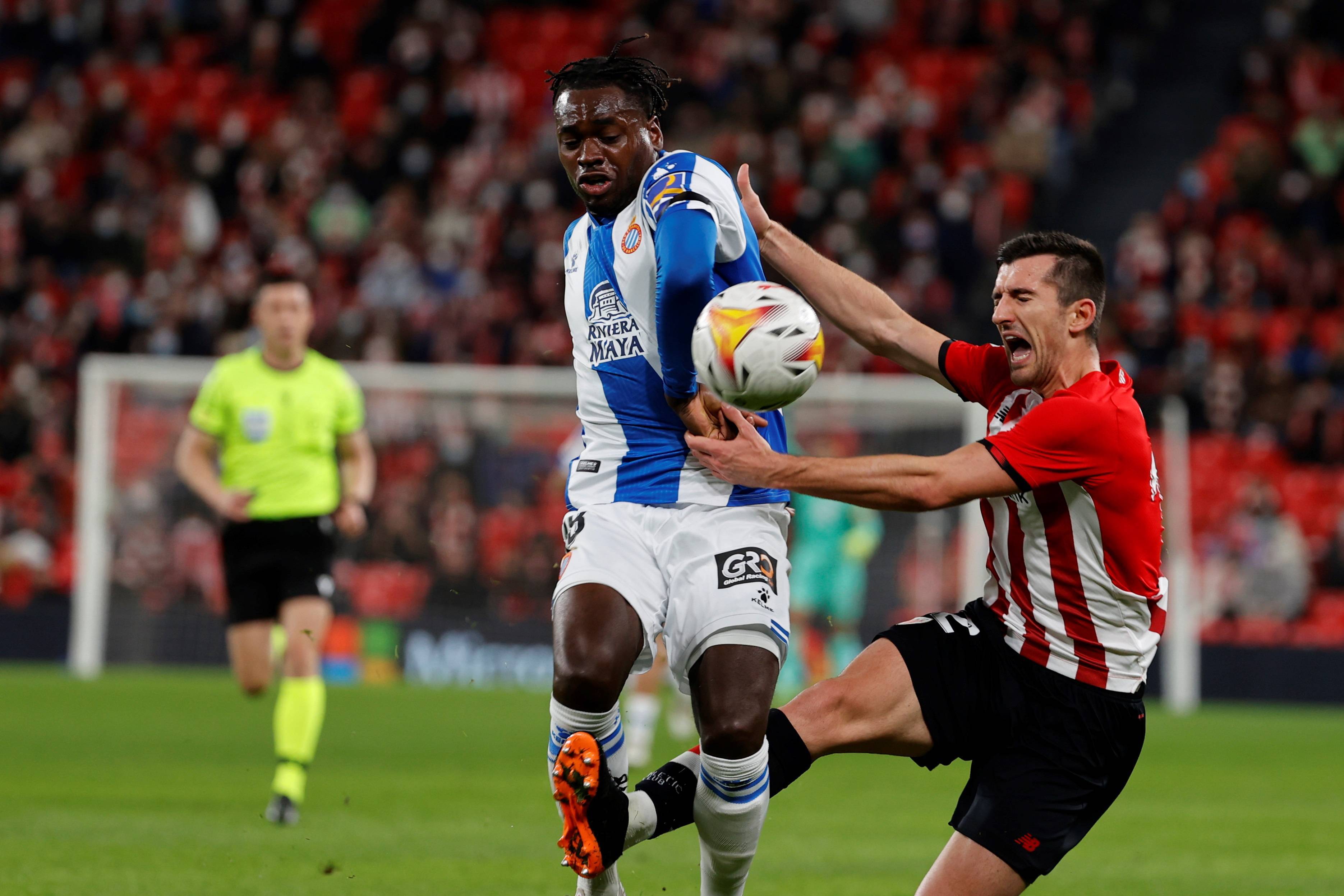 巴拉圭后卫在欧洲联赛中展现出超凡防守 巴拉圭后卫在欧洲联赛中展现出超凡防守