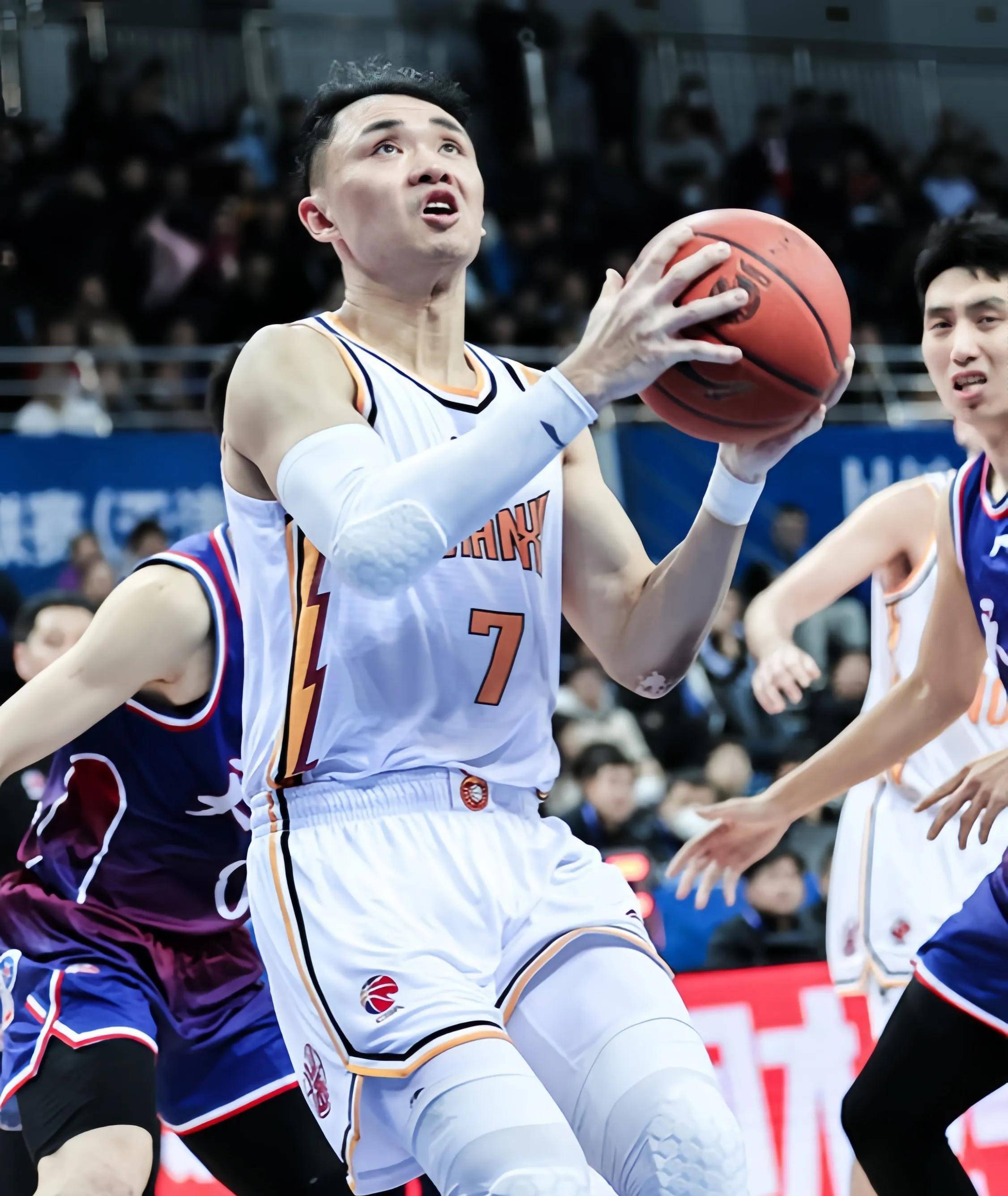 包含CBA球员技艺精湛,赛场上的精彩瞬间感动全场的词条 包含CBA球员技艺精湛,赛场上的精彩瞬间感动全场的词条