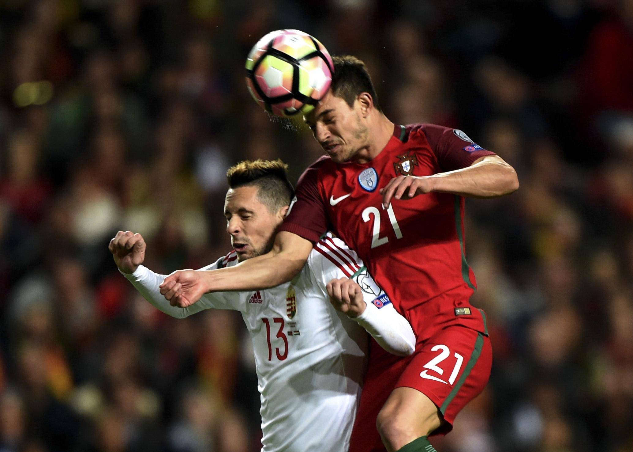 关于匈牙利主场战胜阿塞拜疆，保留出线希望的信息