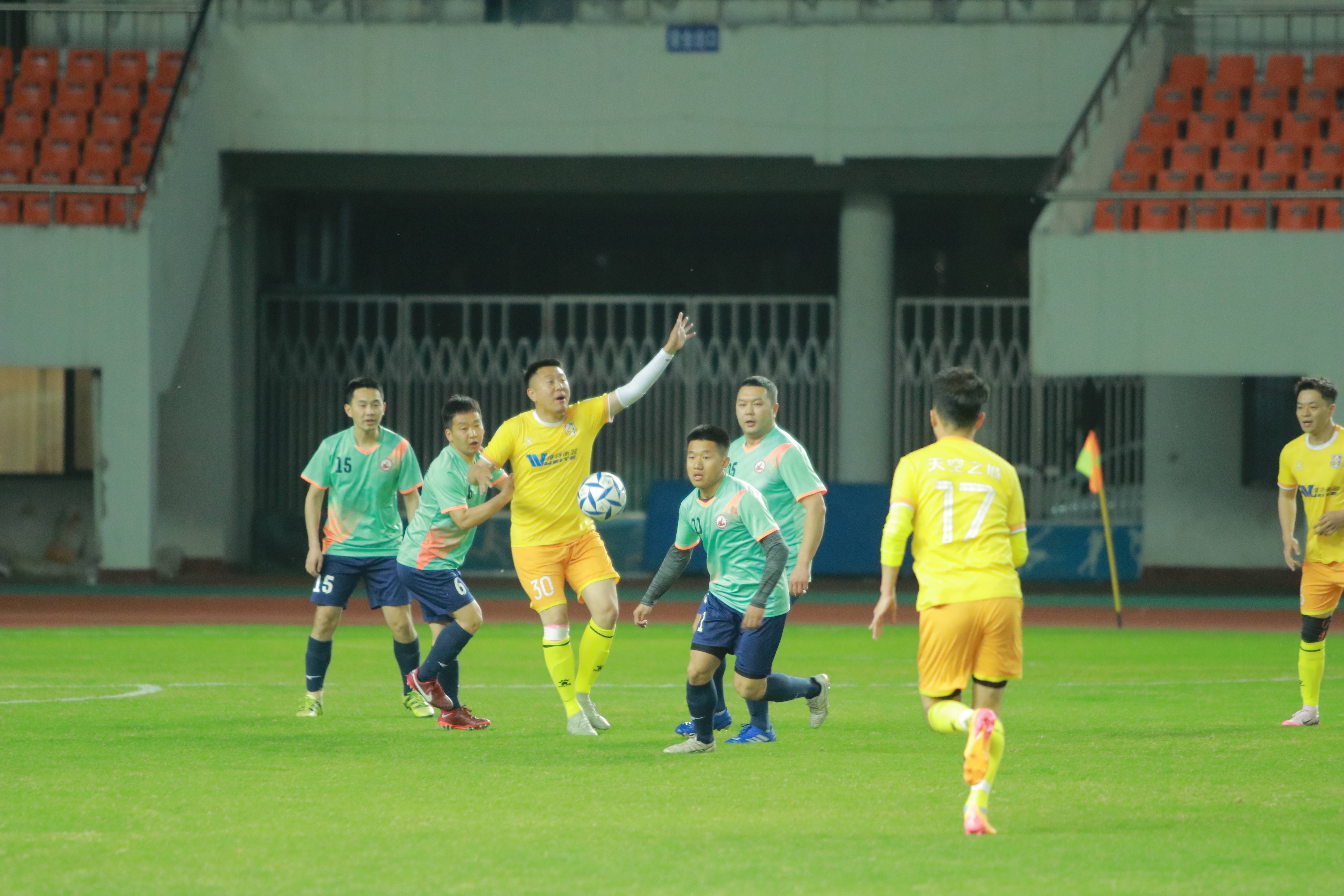 中国足球高端联赛关键比赛现场报道 中国足球高端联赛关键比赛现场报道