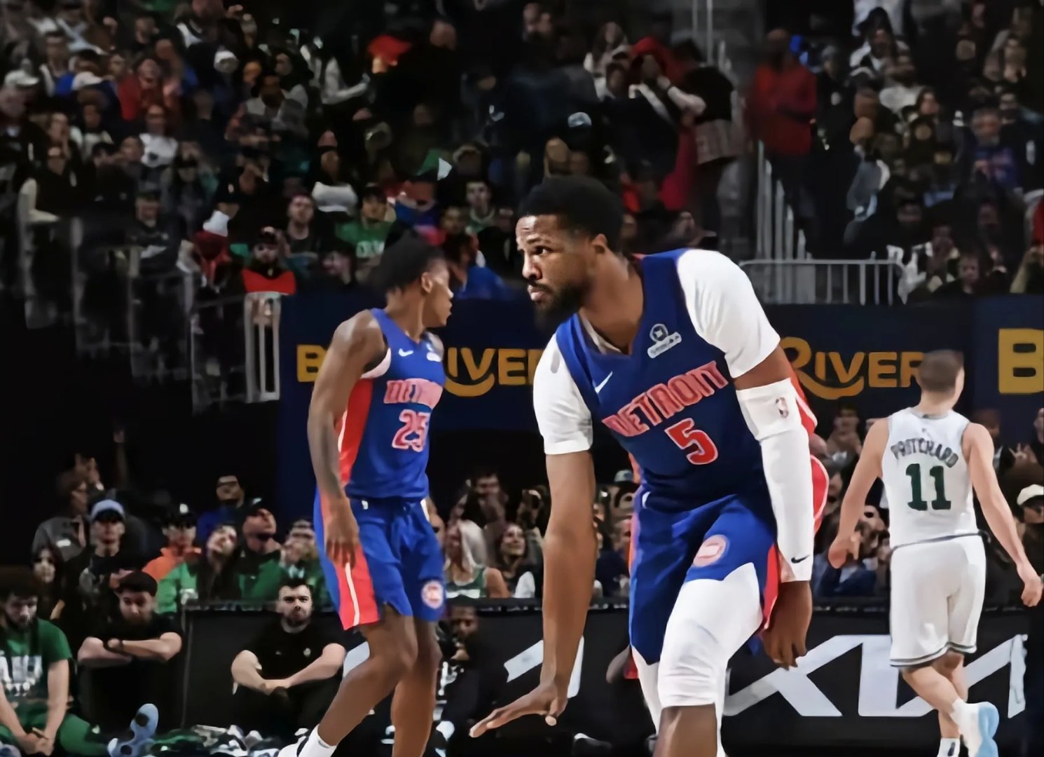 活塞遭遇四连败,主帅表示球队需加强防守意识 活塞遭遇四连败,主帅表示球队需加强防守意识