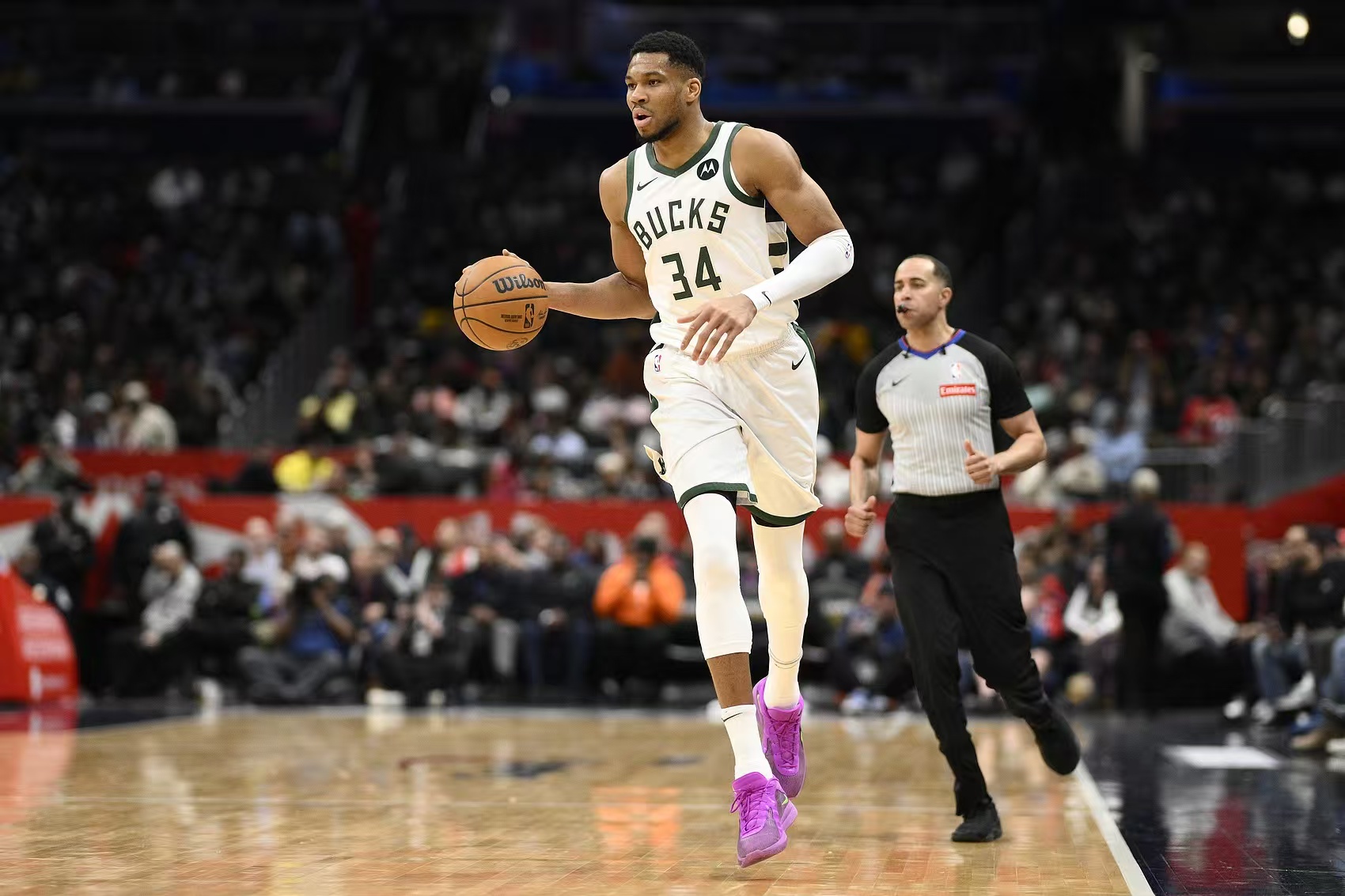 雄鹿挑战湖人,胜负让人期待 雄鹿挑战湖人,胜负让人期待