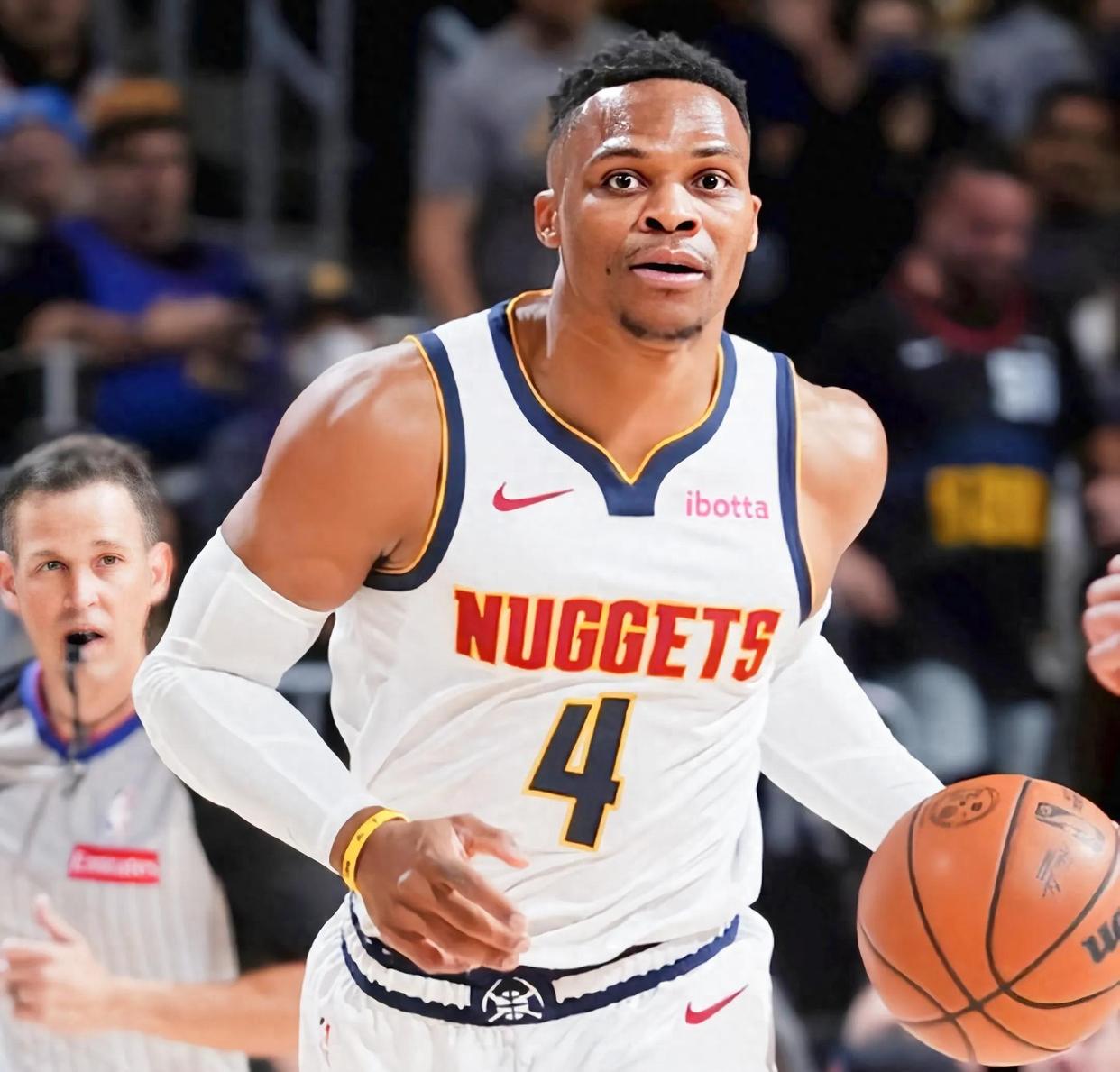 关于霍华德篮板传威少,76人击败活塞的信息 关于霍华德篮板传威少,76人击败活塞的信息