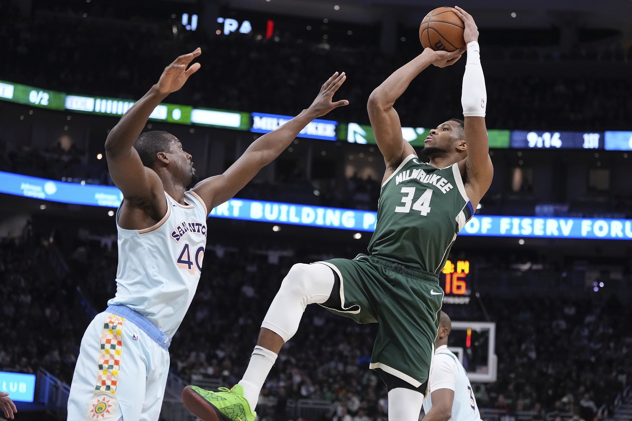 雄鹿遭遇勇士神奇逆转,晋级西决的简单介绍 雄鹿遭遇勇士神奇逆转,晋级西决的简单介绍